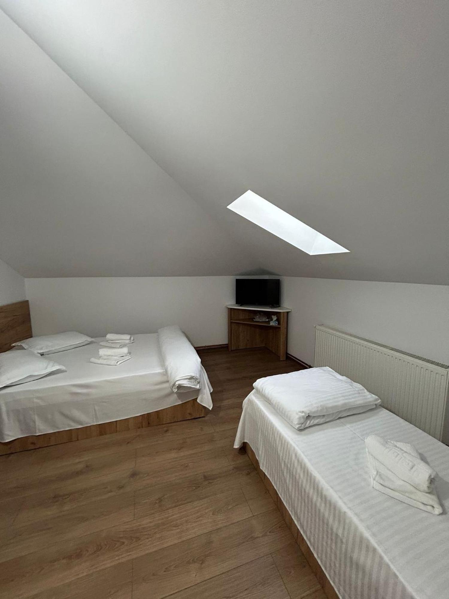 Complex Zeus Hotel Leresti Kamer foto
